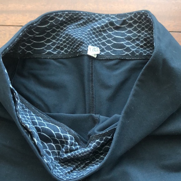 Under Armour studio crops - Picture 2 of 3